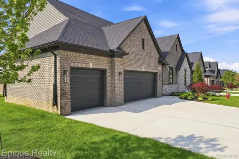 3333 Cornerstone Dr #68, Orion, MI 48360