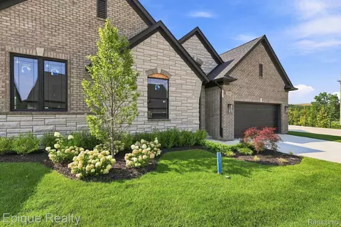 3301 Cornerstone Dr #73, Orion, MI 48360