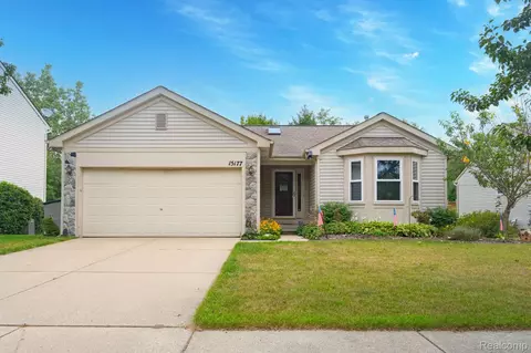15177 Seeley Dr, Holly, MI 48442