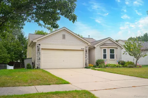 15177 Seeley Dr, Holly, MI 48442