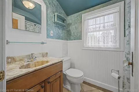 Bath - 19036 Outer Dr, Dearborn, MI 48128 photo 4 of 4