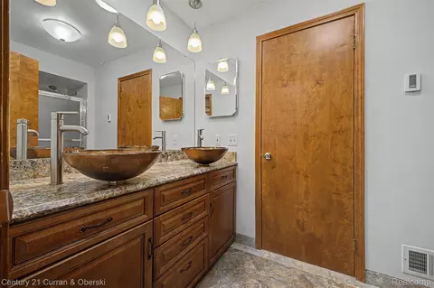 Bath - 19036 Outer Dr, Dearborn, MI 48128 photo 1 of 4
