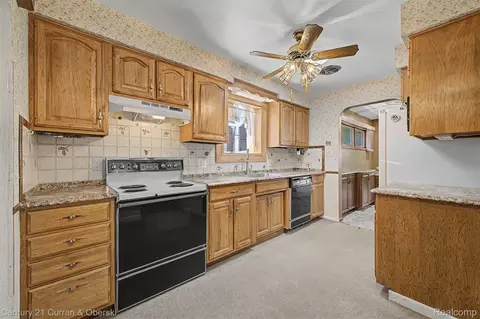 Kitchen - 19036 Outer Dr, Dearborn, MI 48128 photo 2 of 4