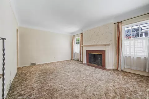 Living - 19036 Outer Dr, Dearborn, MI 48128 photo 1 of 5