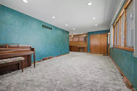 Living - 19036 Outer Dr, Dearborn, MI 48128 photo 5 of 5