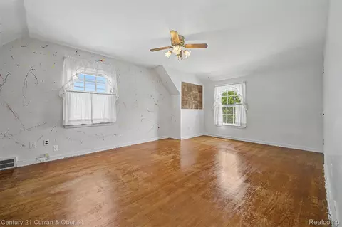 Bedroom - 19036 Outer Dr, Dearborn, MI 48128 photo 3 of 6