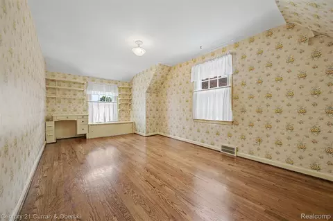 Bedroom - 19036 Outer Dr, Dearborn, MI 48128 photo 5 of 6