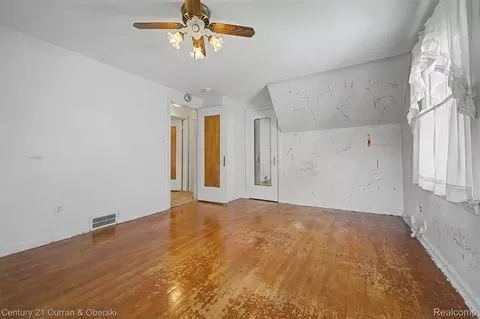 Bedroom - 19036 Outer Dr, Dearborn, MI 48128 photo 4 of 6