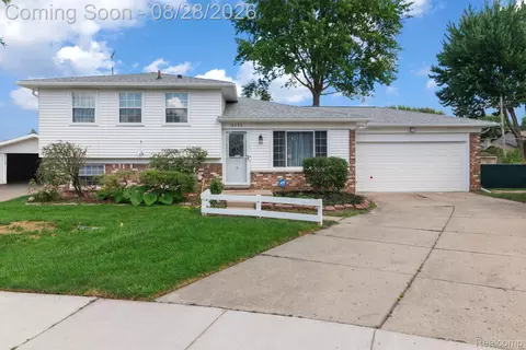 16296 Picton Ct, Clinton Township, MI 48038