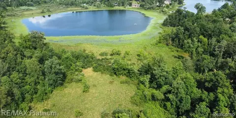 0000 Teggerdine Rd, White Lake, MI 48386