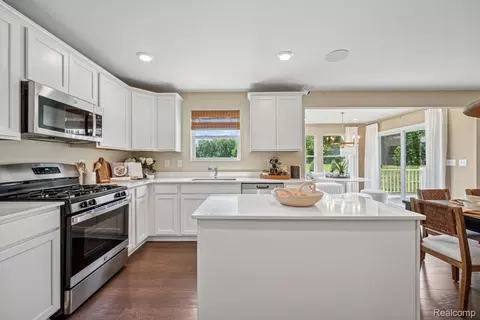Kitchen - 4125 Sedgeview Cir, Howell, MI 48843 photo 1 of 2