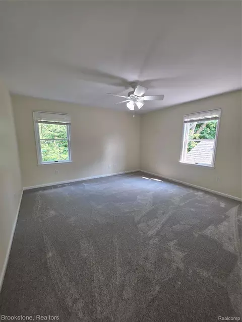 Bedroom - 1210 Springborrow Dr, Flint, MI 48532 photo 4 of 5