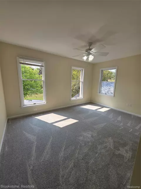 Bedroom - 1210 Springborrow Dr, Flint, MI 48532 photo 3 of 5