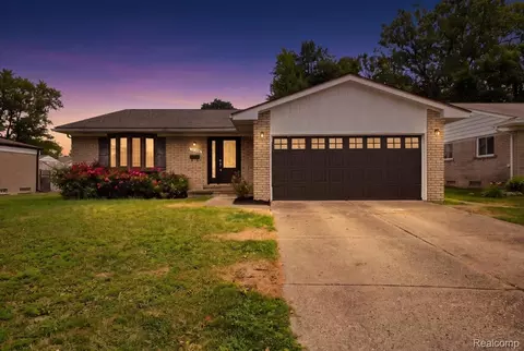 33099 Lancashire St, Westland, MI 48185