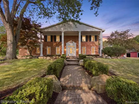 2700 Hosner Rd, Oxford, MI 48370