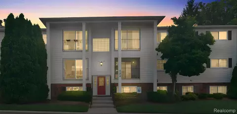 424 Baldwin Ave #81, Rochester, MI 48307