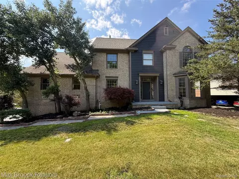 3382 Long Meadow Ct, West Bloomfield, MI 48324