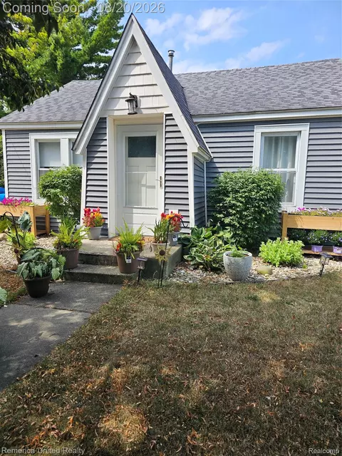 1608 S Lincoln St, Bay City, MI 48708
