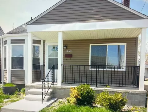 6847 Winthrop St, Detroit, MI 48228