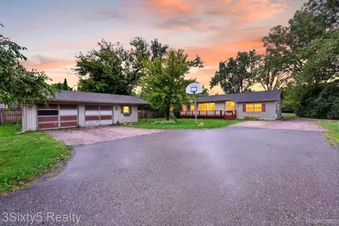 26700 Allen Rd, Woodhaven, MI 48183
