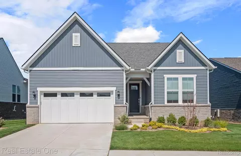1656 Moss Dr, Milford, MI 48381