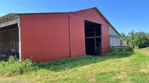 300 E Hubert Rd, Caledonia, MI 48762