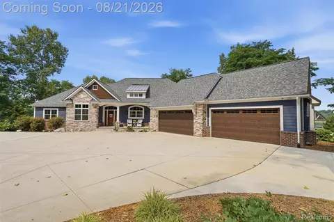 27035 N Dixboro Rd, Green Oak, MI 48178