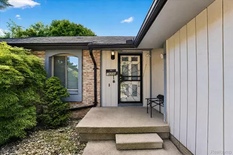 Exterior - 1608 Broad Ct, Flint, MI 48503 photo 7 of 15
