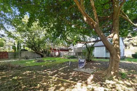 Exterior - 1608 Broad Ct, Flint, MI 48503 photo 11 of 15
