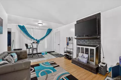 Living - 1608 Broad Ct, Flint, MI 48503 photo 1 of 1
