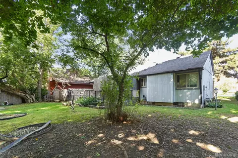 Exterior - 1608 Broad Ct, Flint, MI 48503 photo 12 of 15