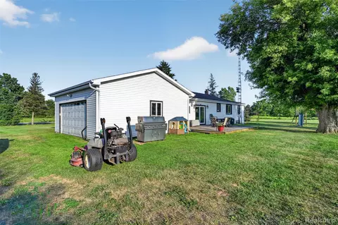 Exterior - 7369 N Webster Rd, Mount Morris, MI 48458 photo 11 of 13