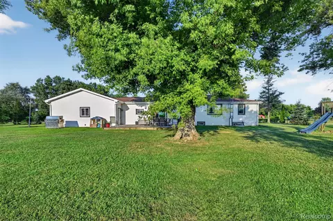 Exterior - 7369 N Webster Rd, Mount Morris, MI 48458 photo 7 of 13