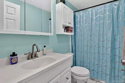 Bath - 7369 N Webster Rd, Mount Morris, MI 48458 photo 2 of 2