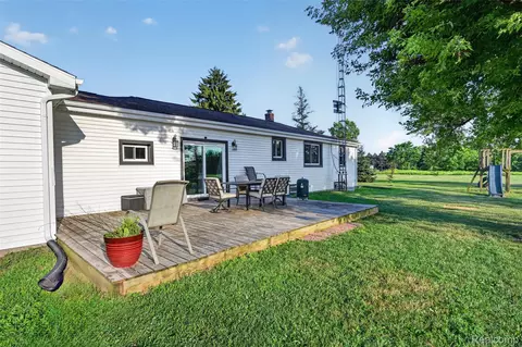 Exterior - 7369 N Webster Rd, Mount Morris, MI 48458 photo 10 of 13