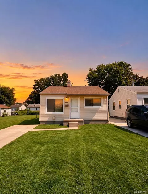 11244 Sherman Ave, Warren, MI 48089