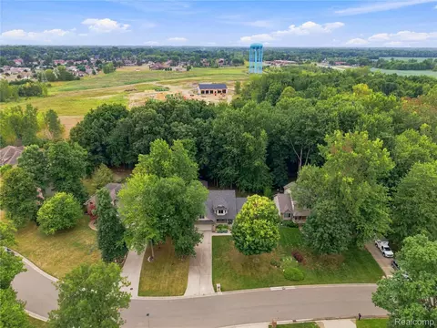 View/Area - 2318 Flagstone Dr, Flint, MI 48433 photo 8 of 8