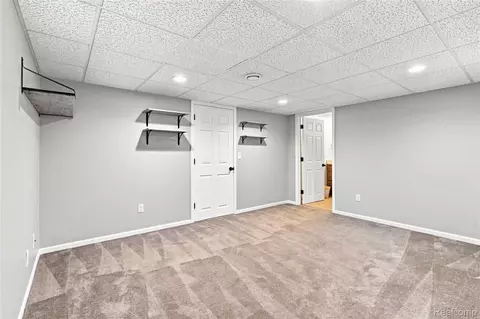 Bedroom - 2318 Flagstone Dr, Flint, MI 48433 photo 7 of 12