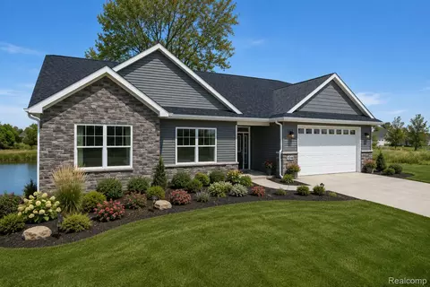 8504 Forest Glen Dr, Grand Blanc, MI 48439