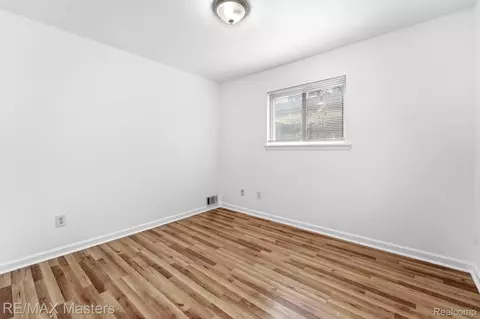 Bedroom - 6880 Janet St, Taylor, MI 48180 photo 1 of 3