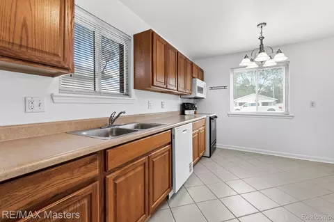 Kitchen - 6880 Janet St, Taylor, MI 48180 photo 2 of 3