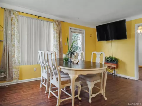Dining - 1444 E Williamson Ave, Burton, MI 48529 photo 1 of 2