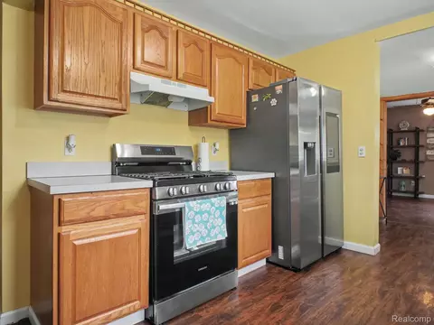 Kitchen - 1444 E Williamson Ave, Burton, MI 48529 photo 2 of 3