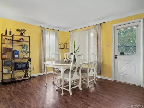 Dining - 1444 E Williamson Ave, Burton, MI 48529 photo 2 of 2
