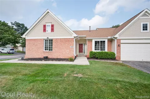 6351 Pembrook Dr, Westland, MI 48185