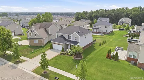 57909 Cider Mill Dr, Lyon, MI 48165