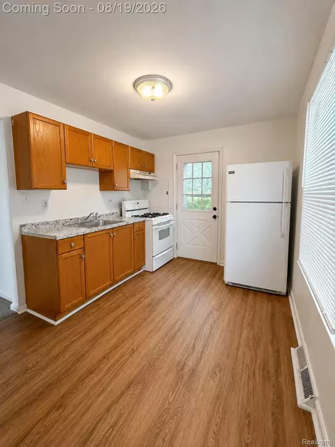 Kitchen - 13681 Hendricks Ave, Warren, MI 48089 photo 1 of 1