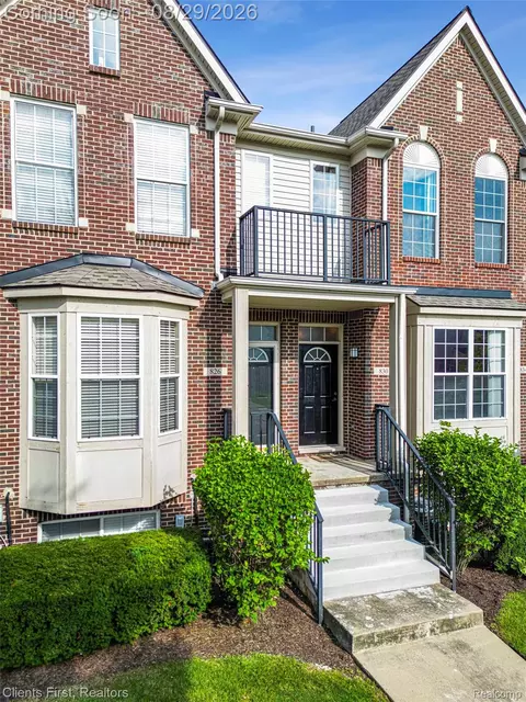 830 Summerfield Dr #256, Westland, MI 48185