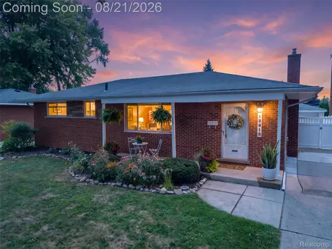 15512 Bainbridge St, Livonia, MI 48154