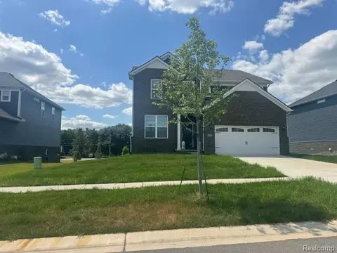 2882 Trillium Hills Dr, Commerce, MI 48382